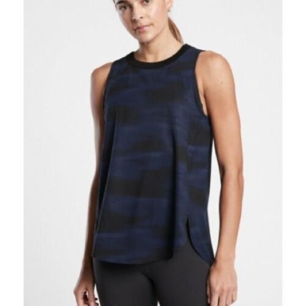 NWOT ATHLETA Zephyr Print Tank Black/blue blurred camo.  Size Small.